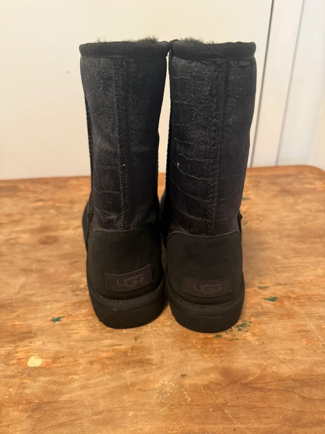 WOMEN’S UGG Black Velvet Boots - Size 7 image indicator(4)