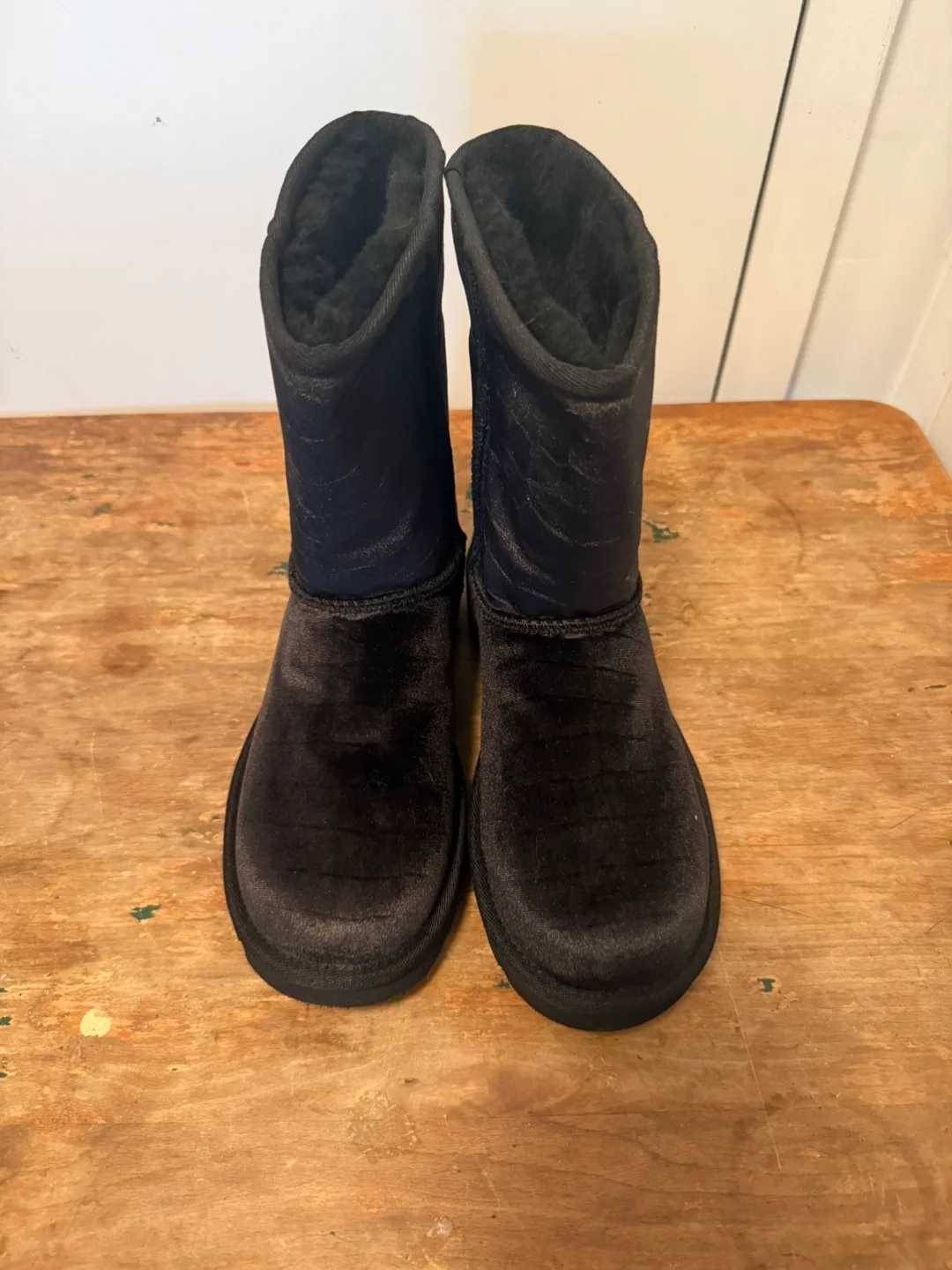 WOMEN’S UGG Black Velvet Boots - Size 7