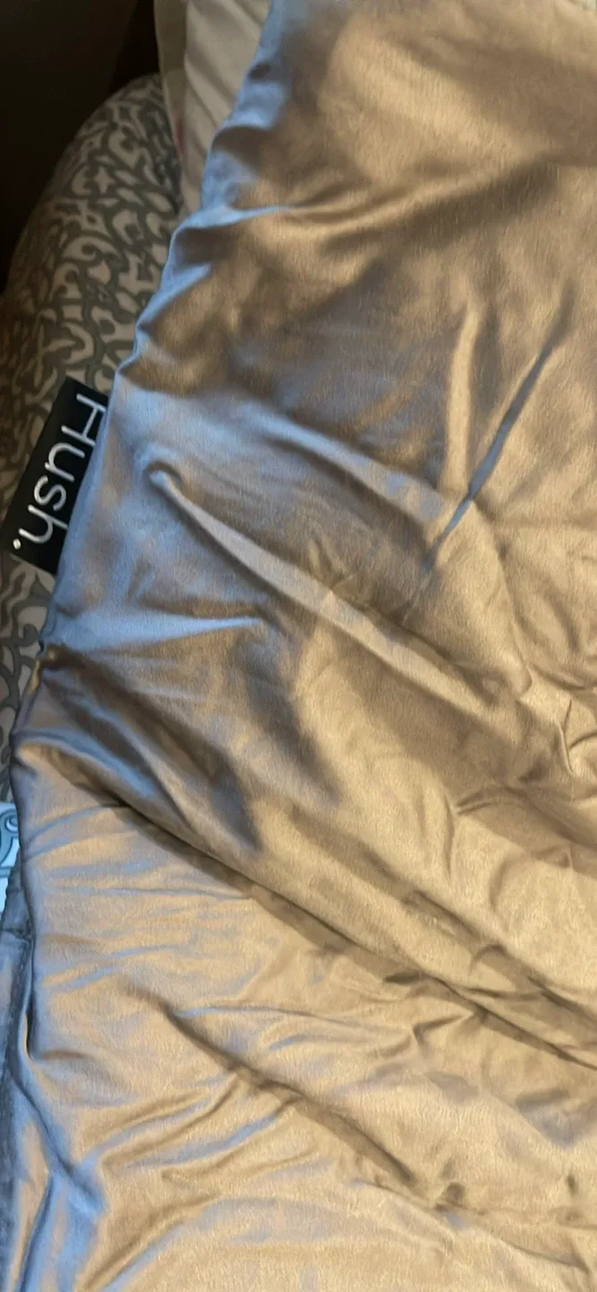 Hush Iced 2.0 Cooling Blanket image indicator(2)