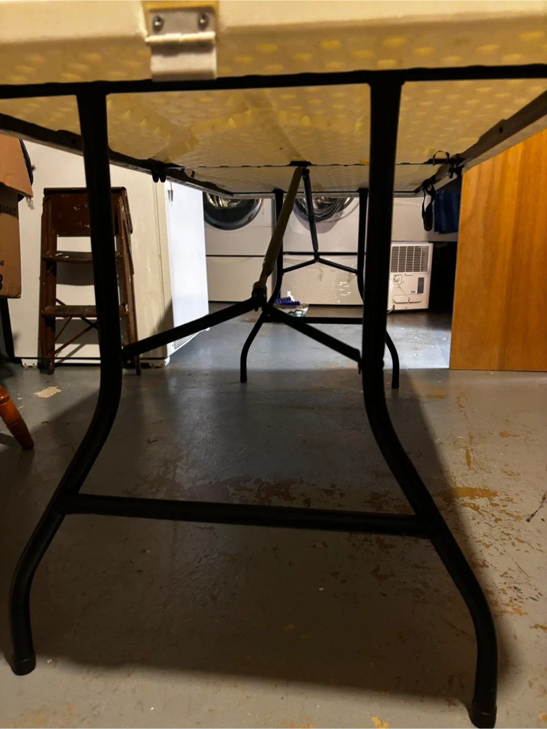 Folding Table - White image indicator(4)