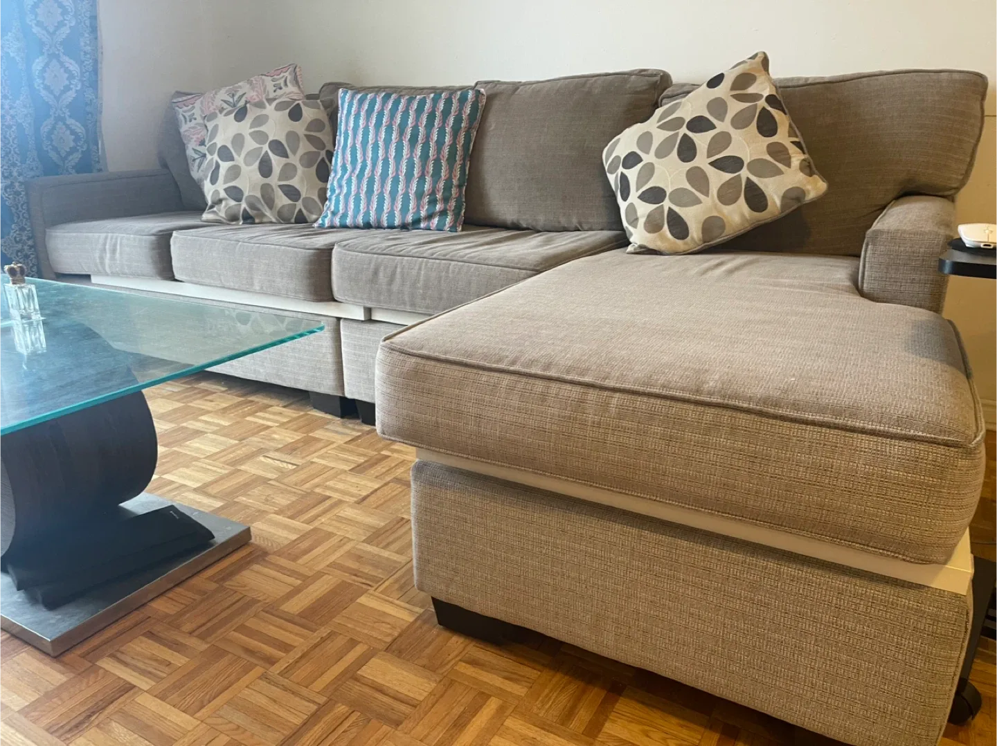 Sectional Sofa - Great Condition! image indicator(2)