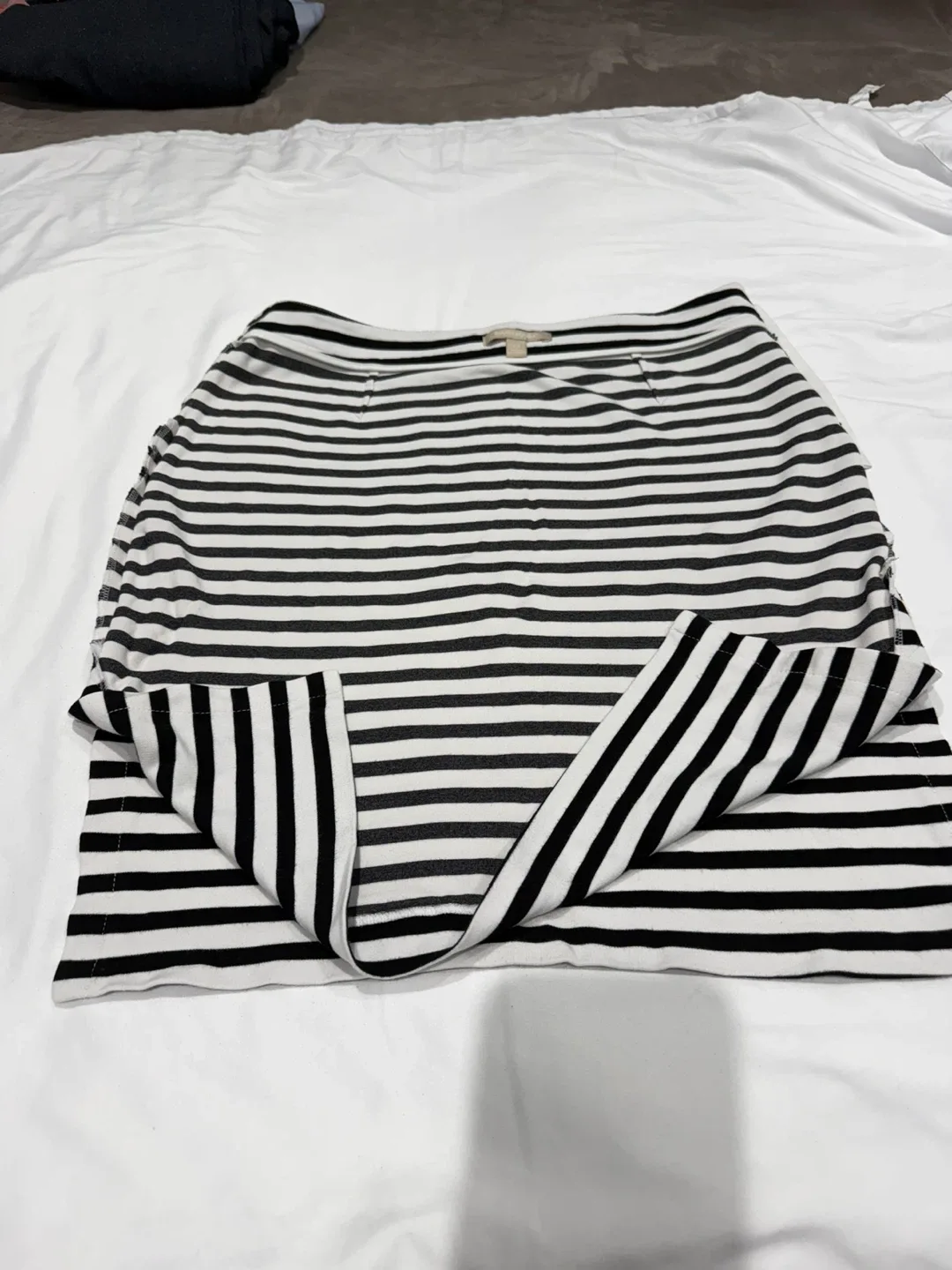 Banana Republic Striped Skirt - Size 12 image indicator(3)