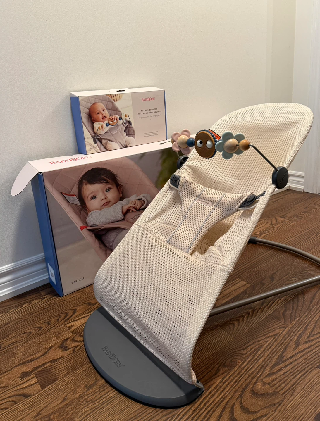 BabyBjörn Bouncer with Toy Bar - Excellent Condition!