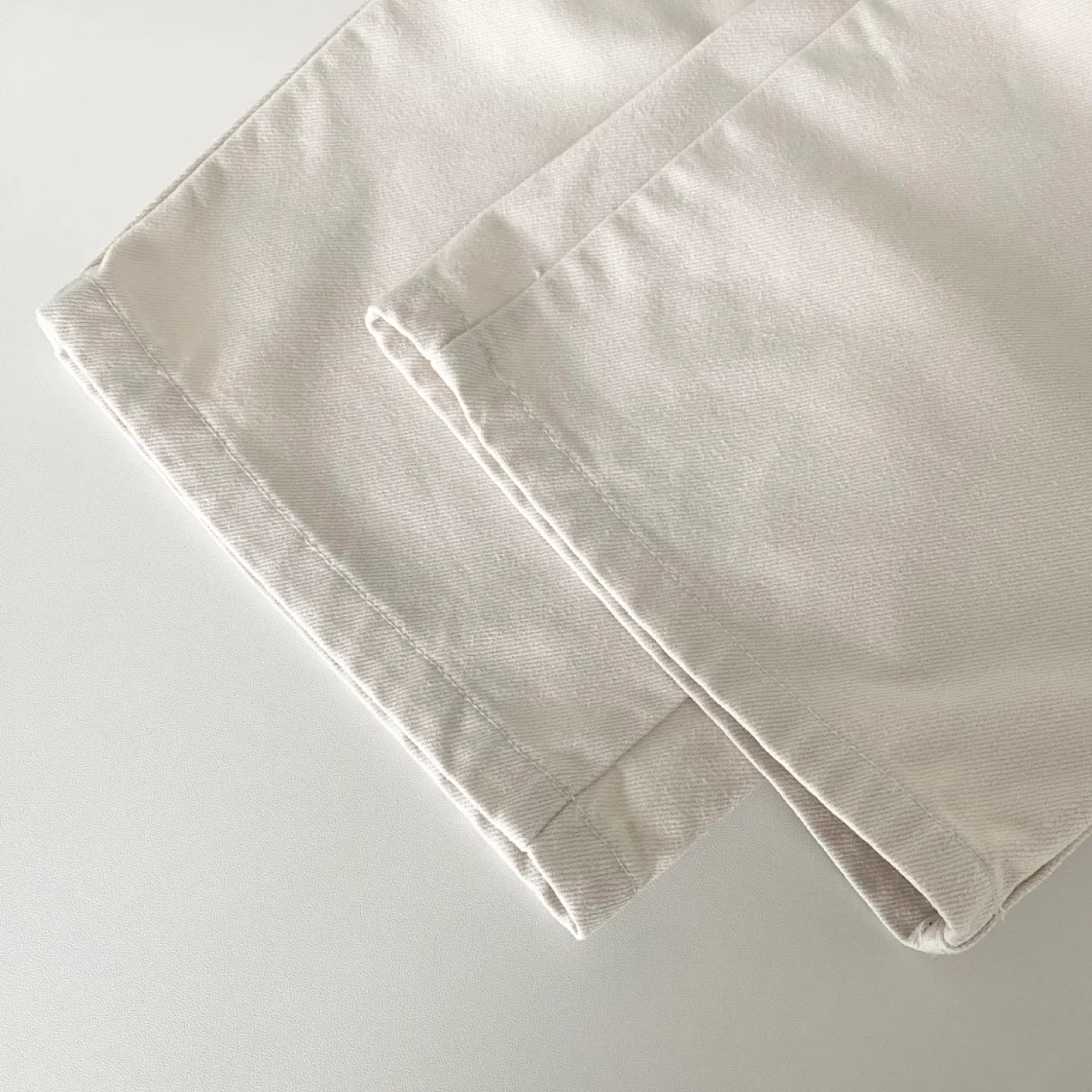 Uniqlo U Wide Fit Curved Jeans image indicator(6)