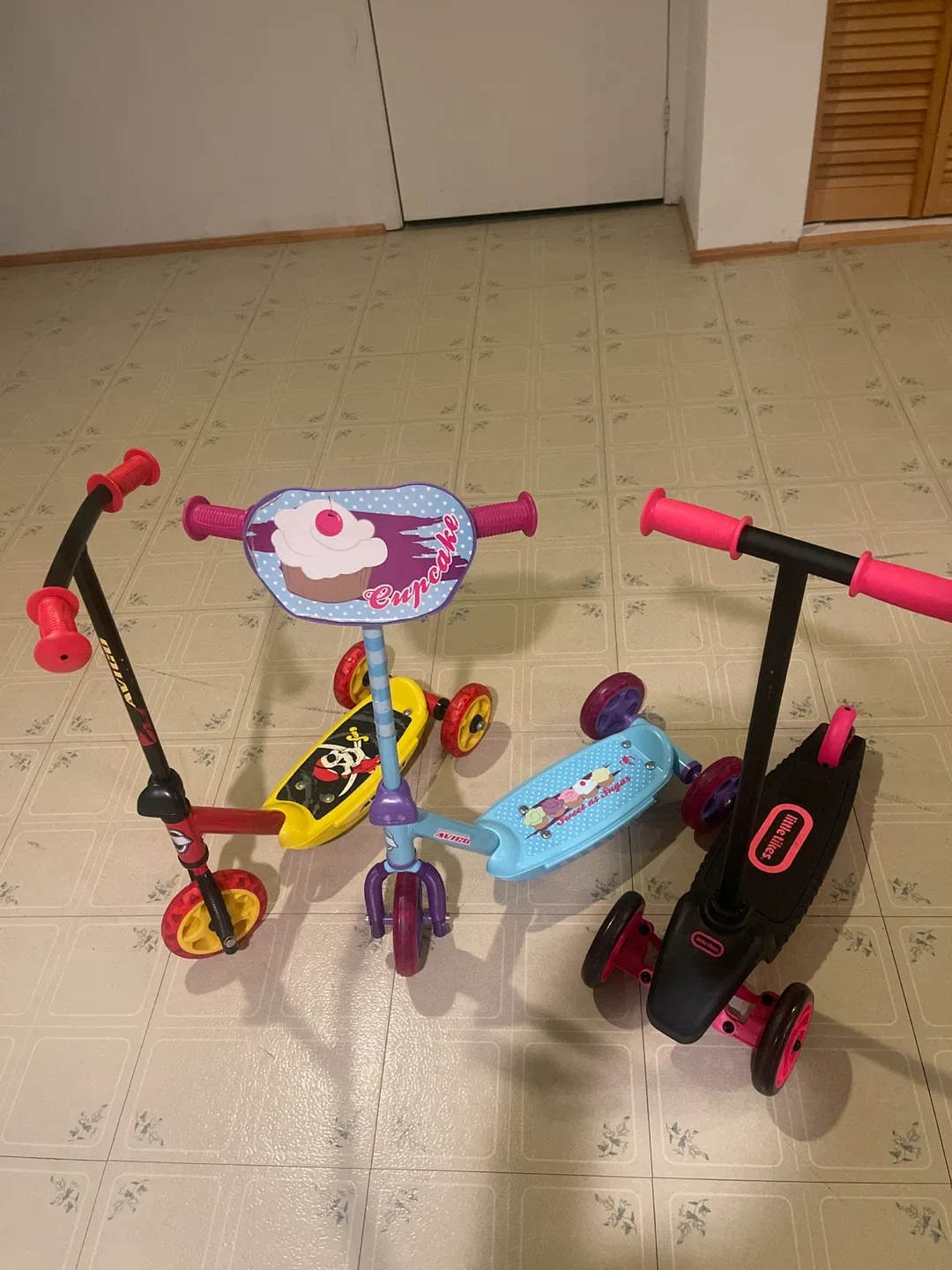 🥕Kids' Scooters - Avigo, Cupcake, Little Tikes