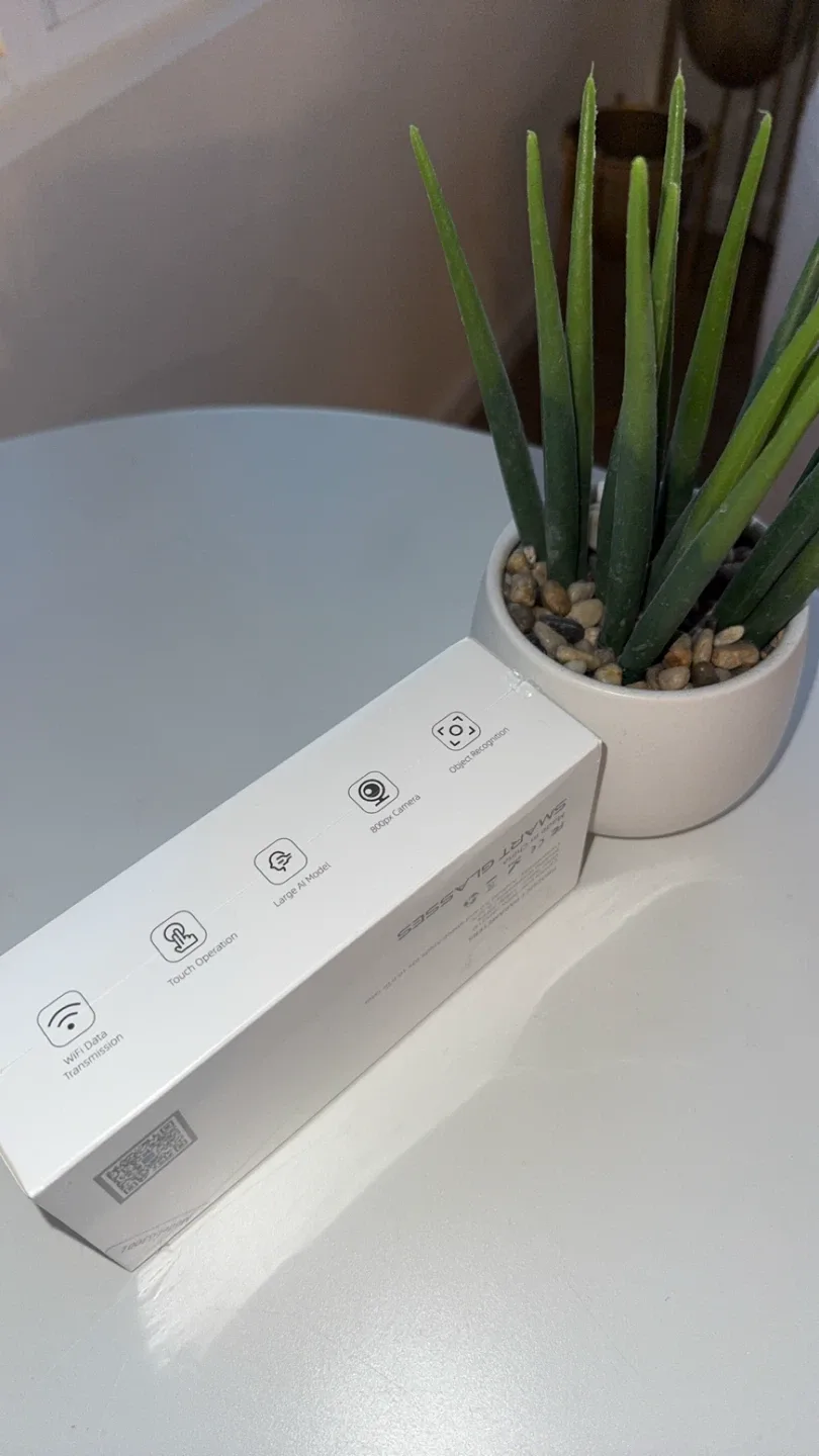 Smart Glasses (New in Box) image indicator(5)