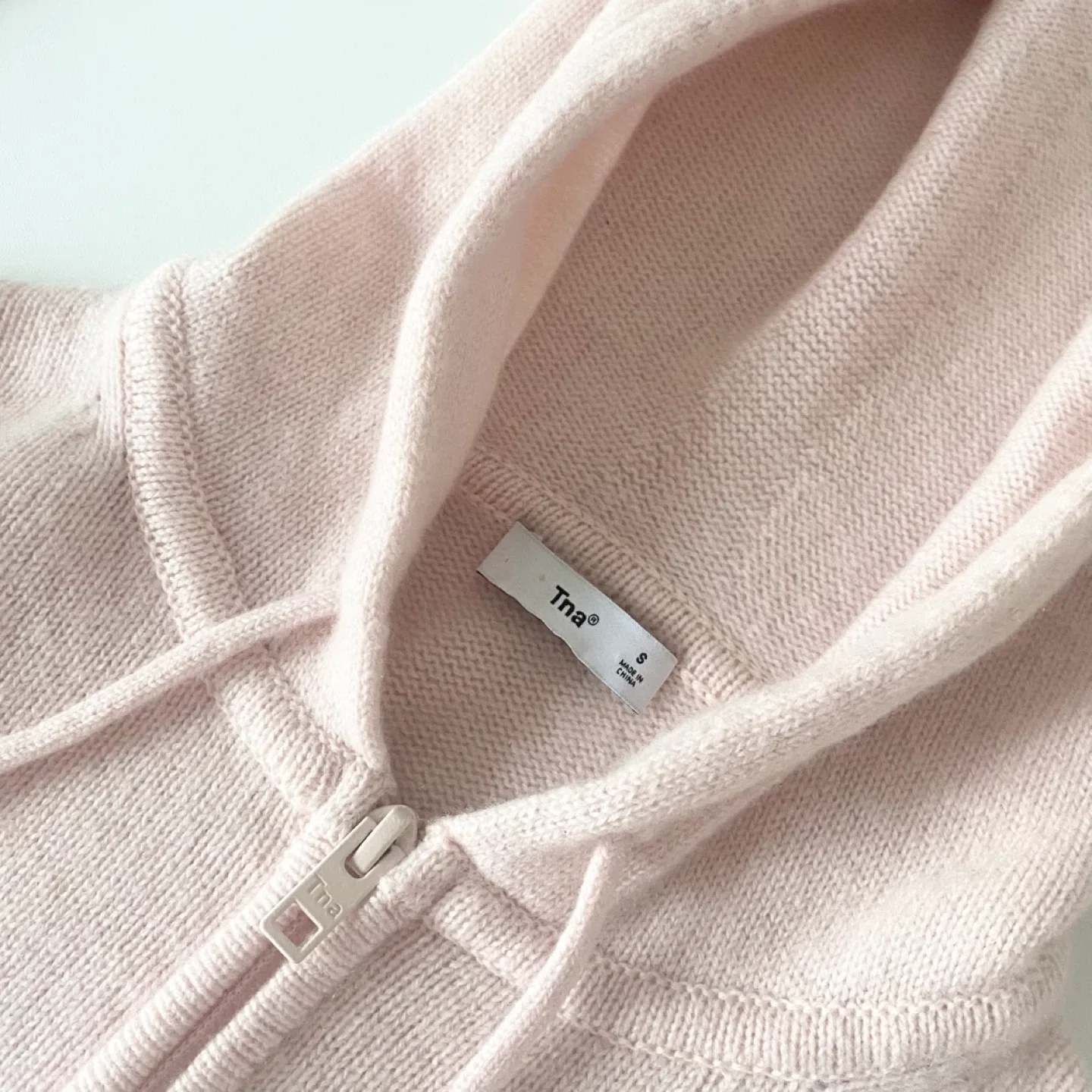 Aritzia TNA Wool Cashmere Cropped Zip-Up Hoodie image indicator(6)