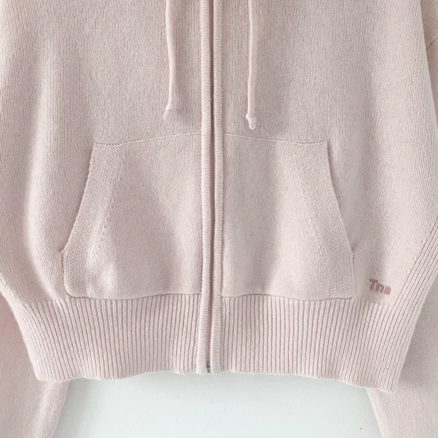 Aritzia TNA Wool Cashmere Cropped Zip-Up Hoodie image indicator(4)