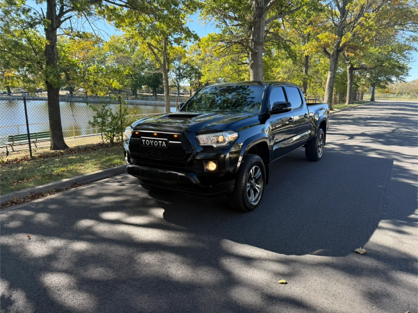 TOYOTA TACOMA 2019