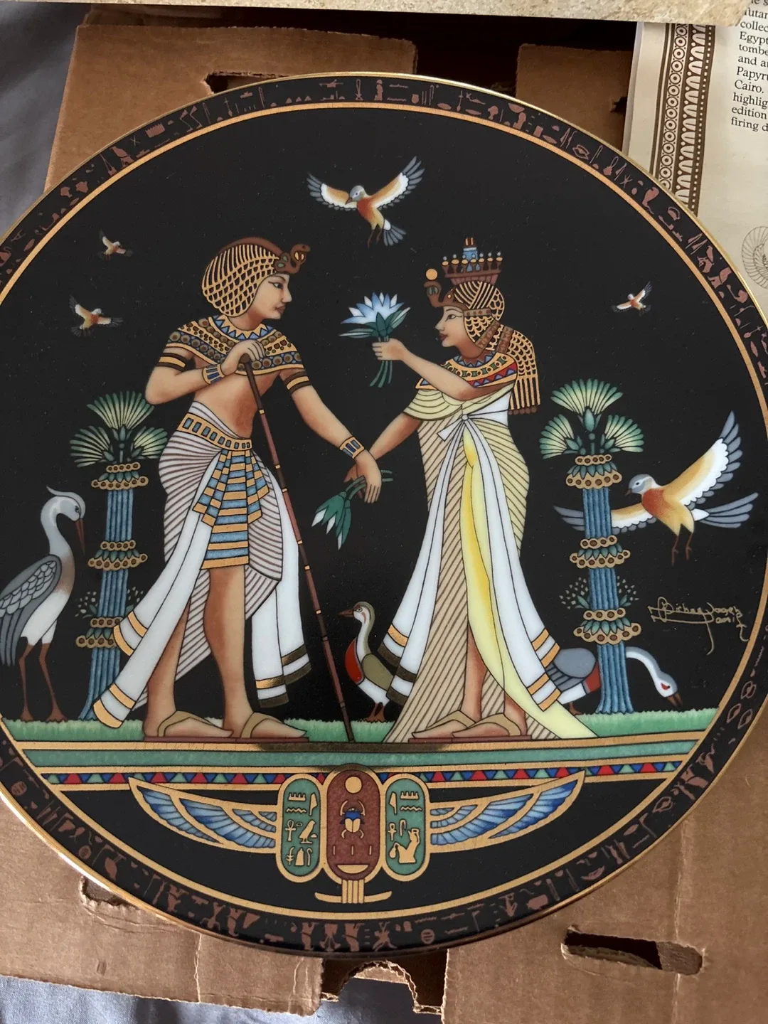 Osiris Porcelain 'Marriage of Tutankhamun' Plate image indicator(2)