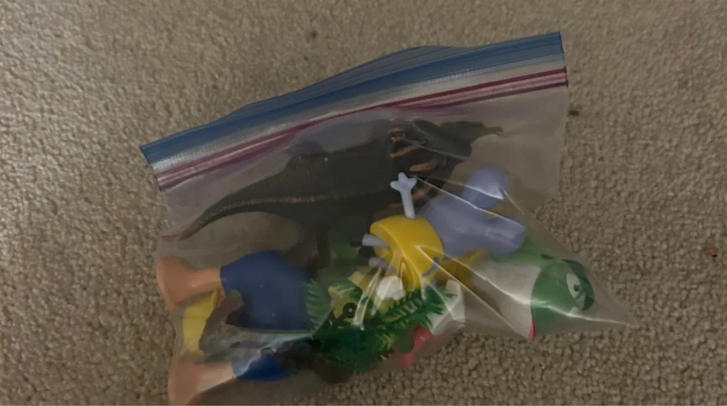 Ziploc Bag of Assorted Toys image indicator(2)