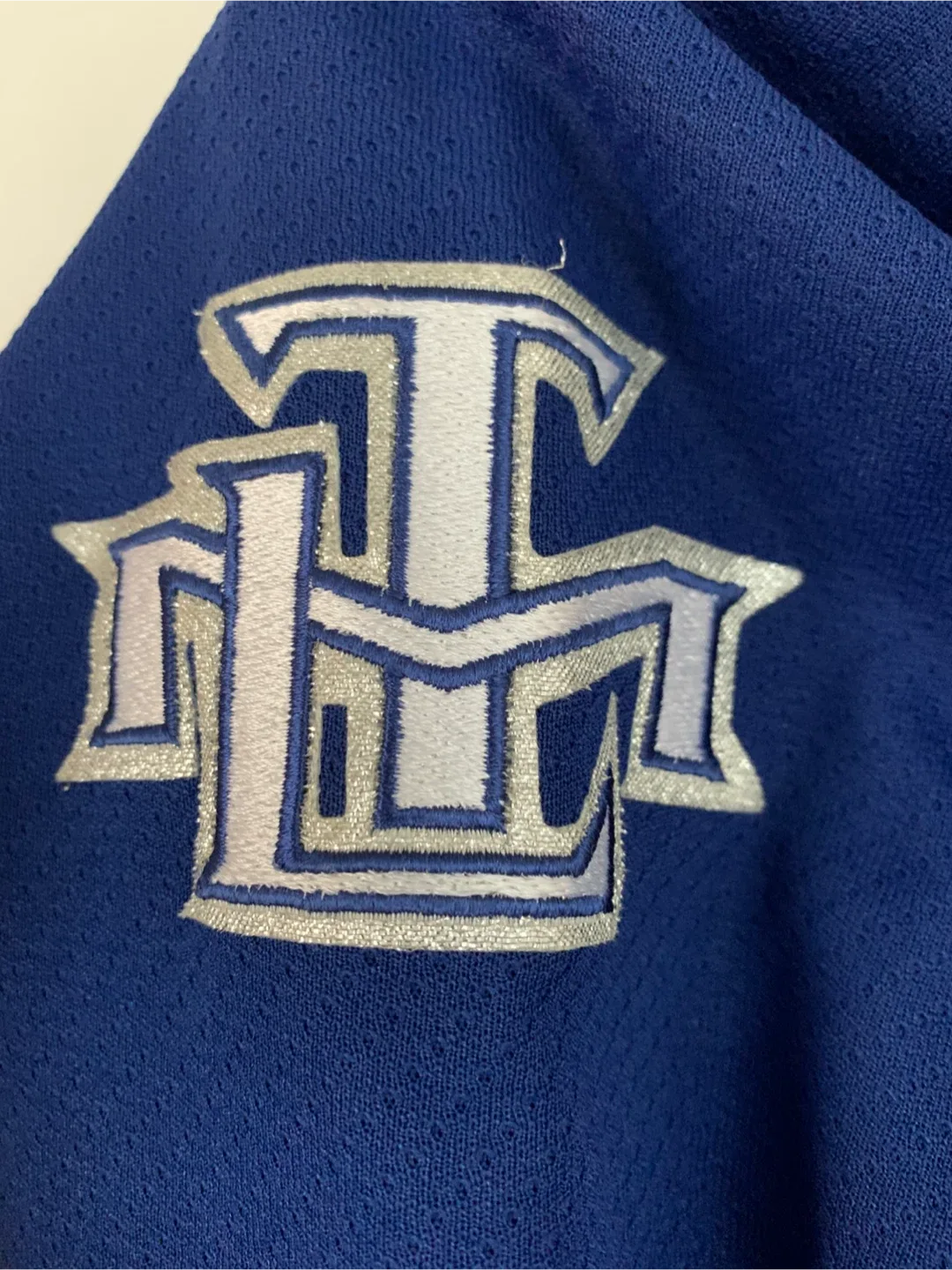 CCM Toronto Maple Leafs Jersey - Size L image indicator(2)