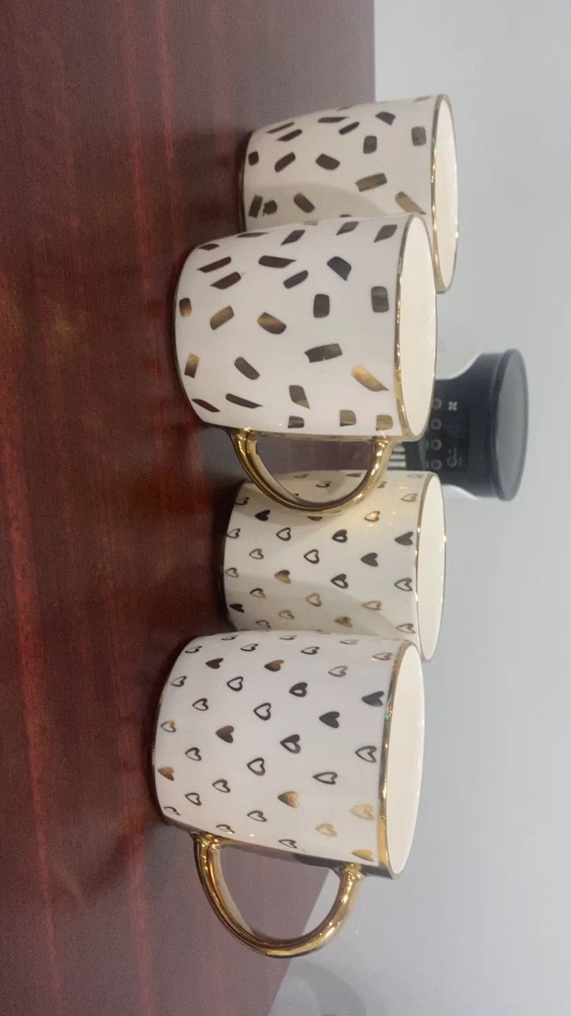 Set of 4 White & Gold Mugs thumbnail