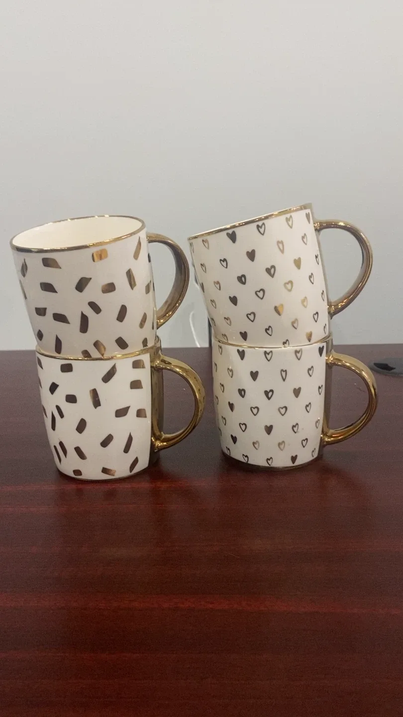 Set of 4 White & Gold Mugs image indicator(4)