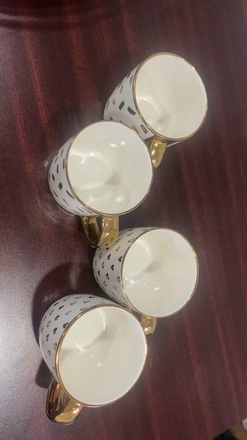 Set of 4 White & Gold Mugs image indicator(2)