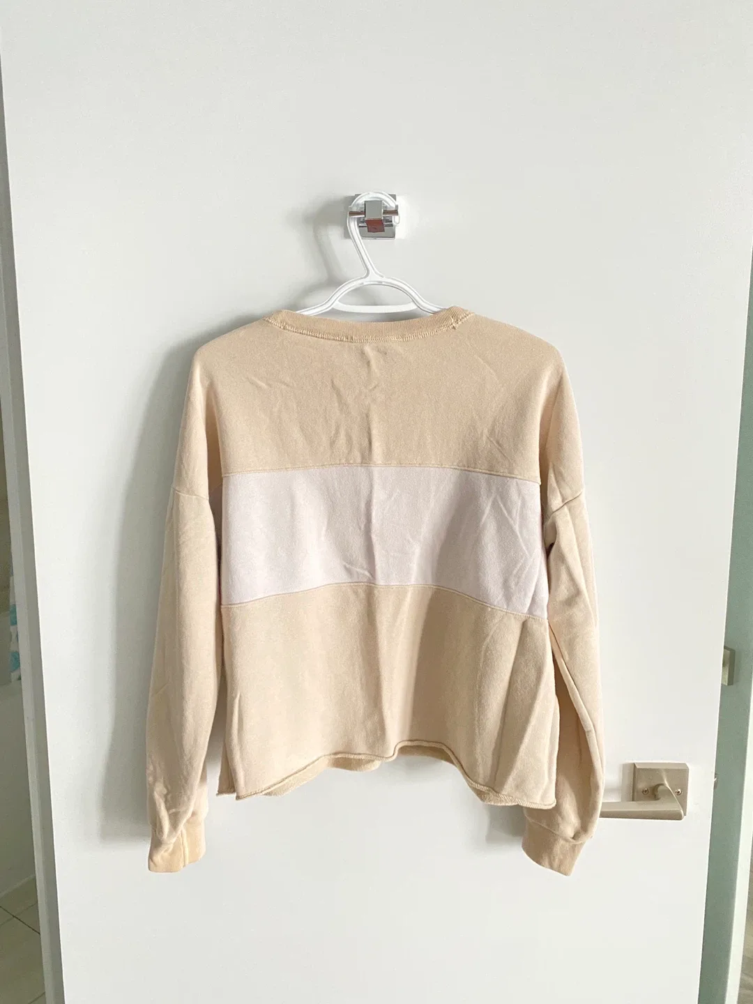 Abercrombie & Fitch Colour Block Sweatshirt image indicator(4)