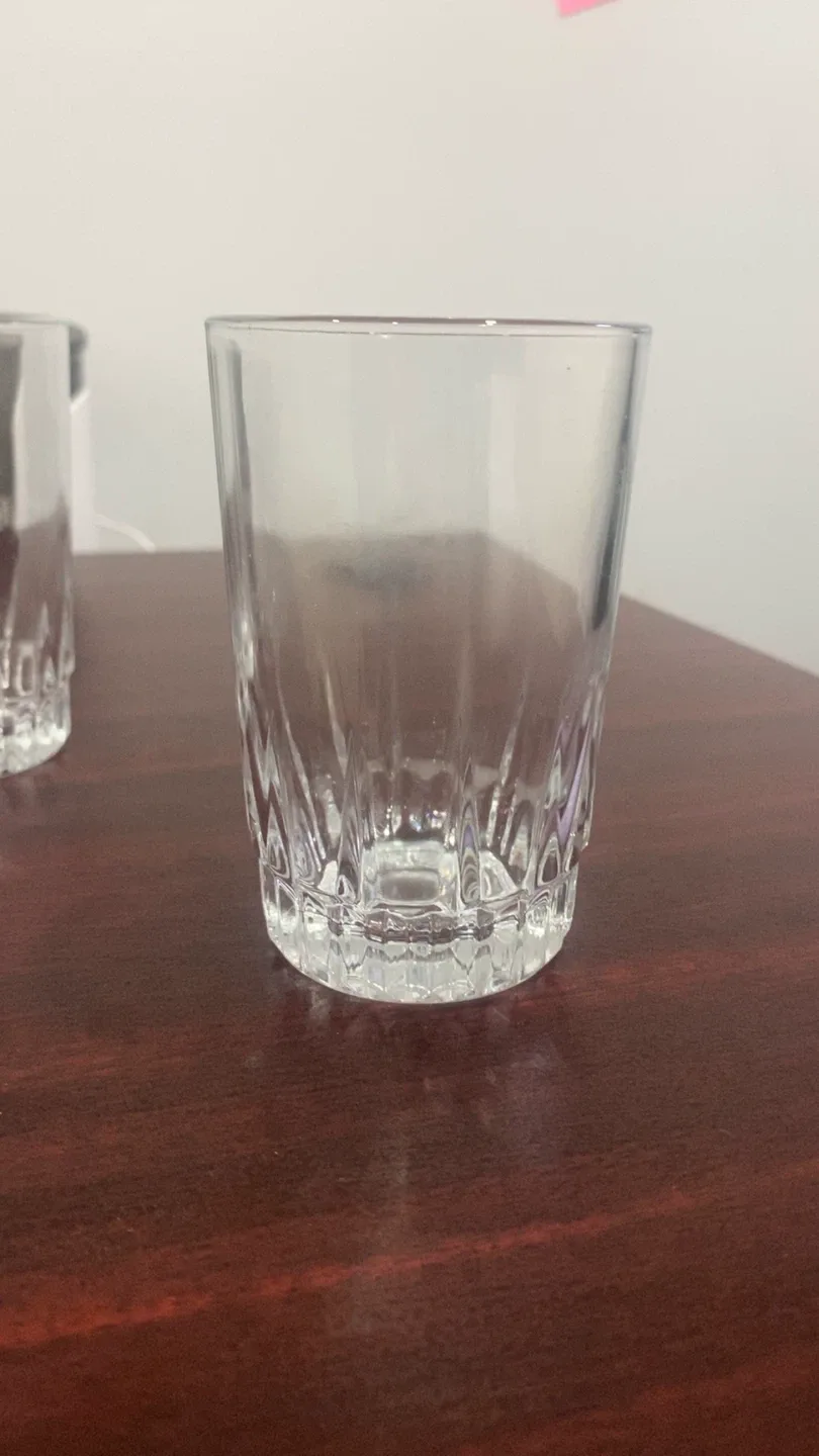 Set of 6 Clear Glass Drinking Glasses image indicator(2)