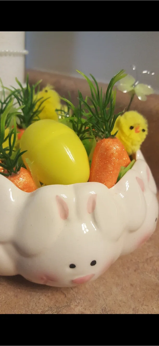 Easter Basket with Chicks image indicator(7)