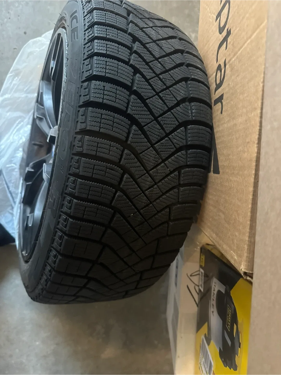 BMW 225/45 R17 Winter Tire on Rim image indicator(2)