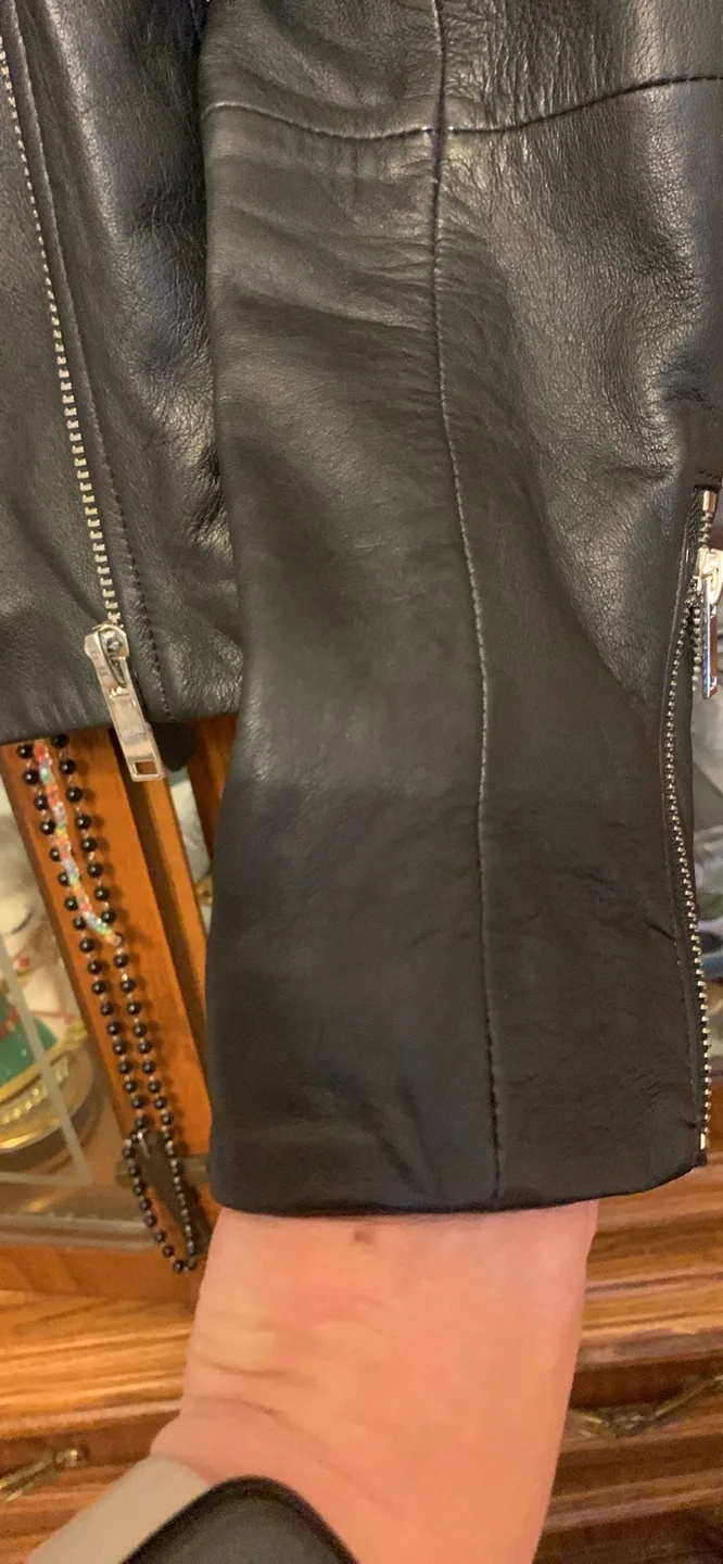 Zara Woman Black Leather Jacket - Size S image indicator(3)