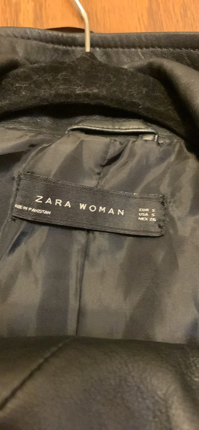 Zara Woman Black Leather Jacket - Size S image indicator(2)
