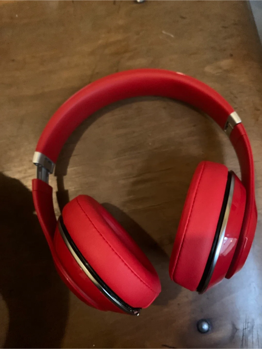 Beats Solo 3 Wireless Headphones - Red & Black image indicator(2)