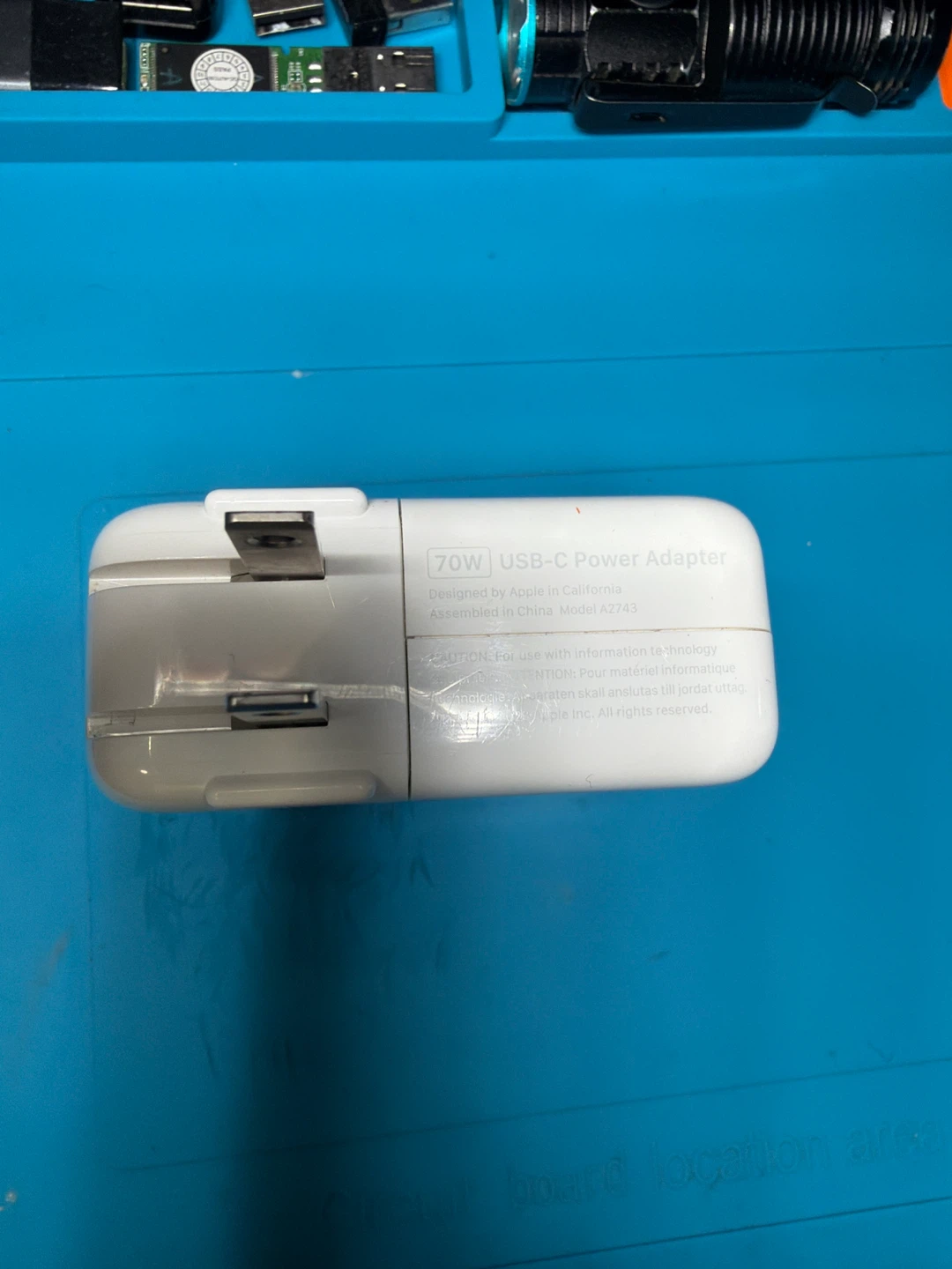 Apple 70W USB-C Power Adapter - photo 2