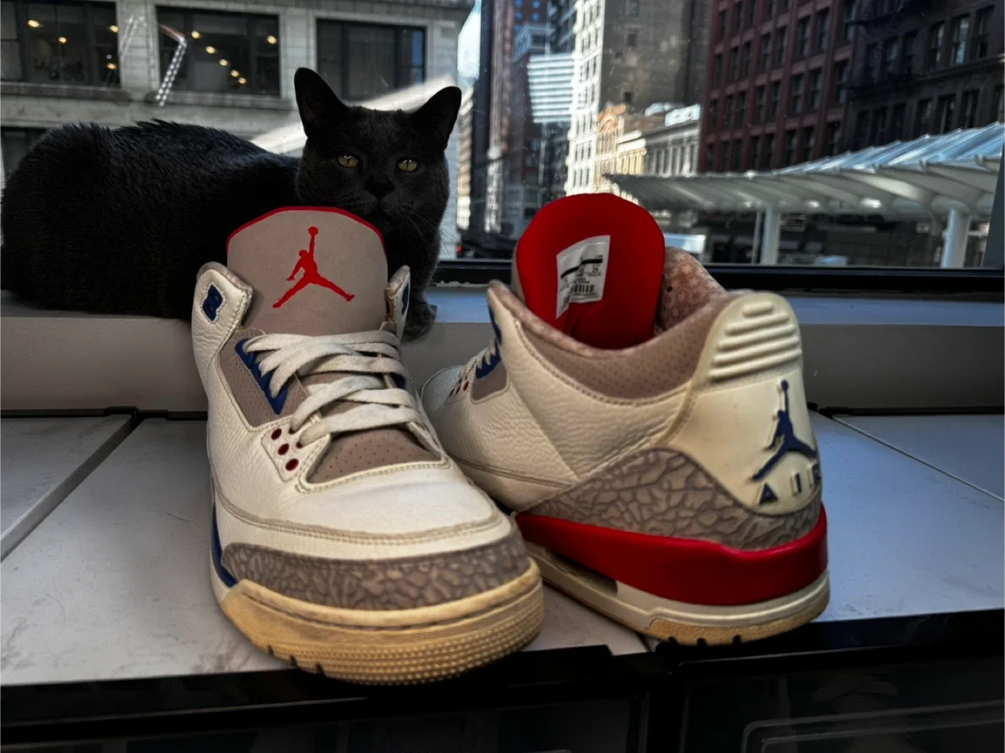 Jordan 3 Retro ‘International Flight’ Size 11 thumbnail