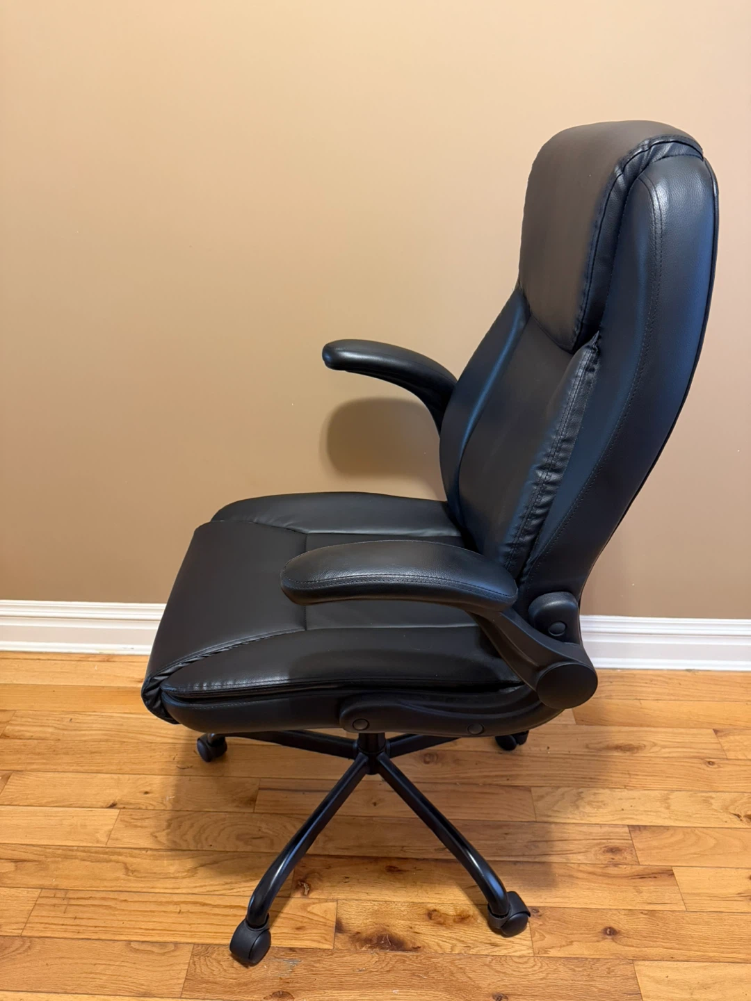 Black Executive Office Chair - photo 2