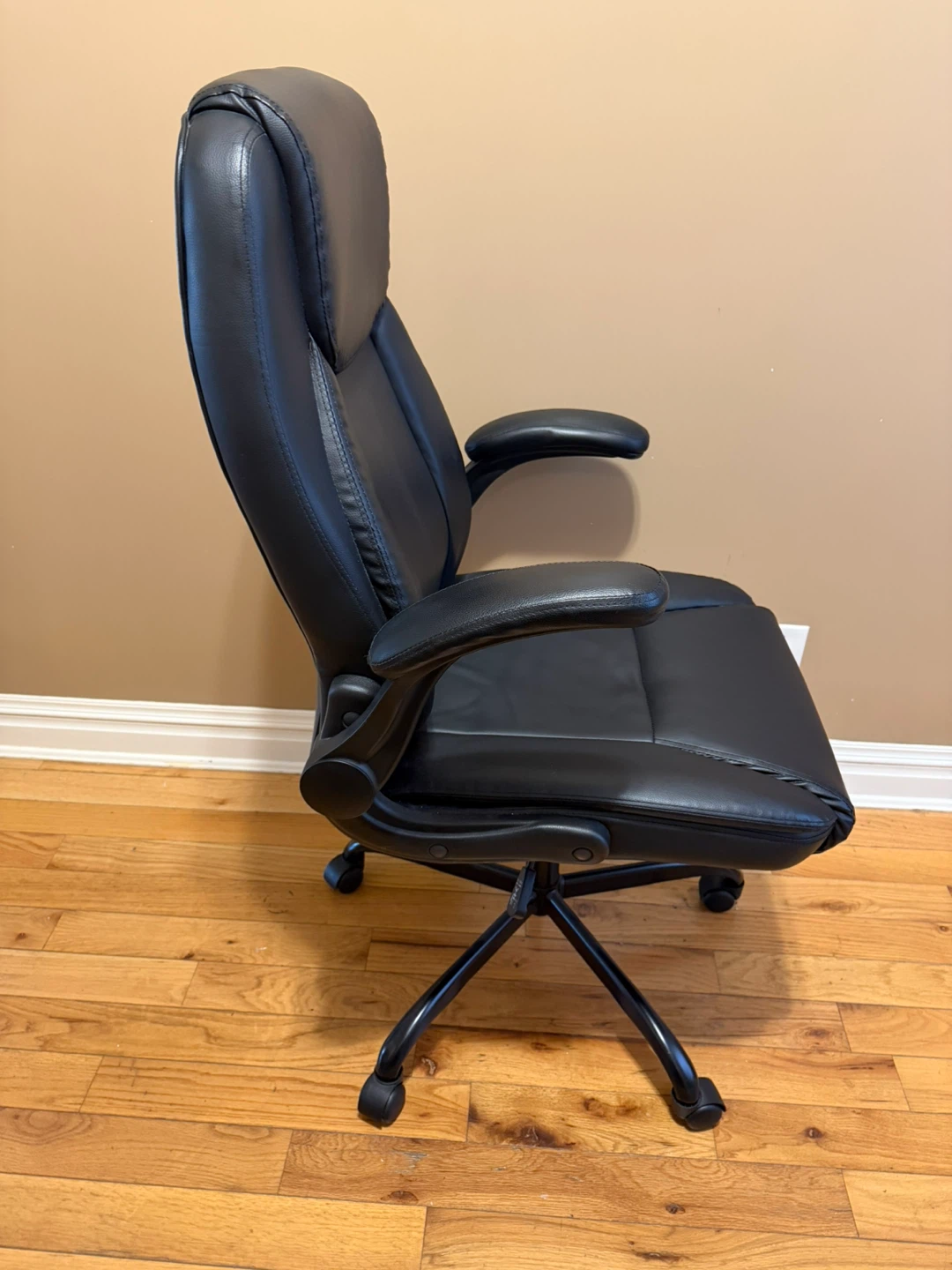 Black Executive Office Chair - photo 3