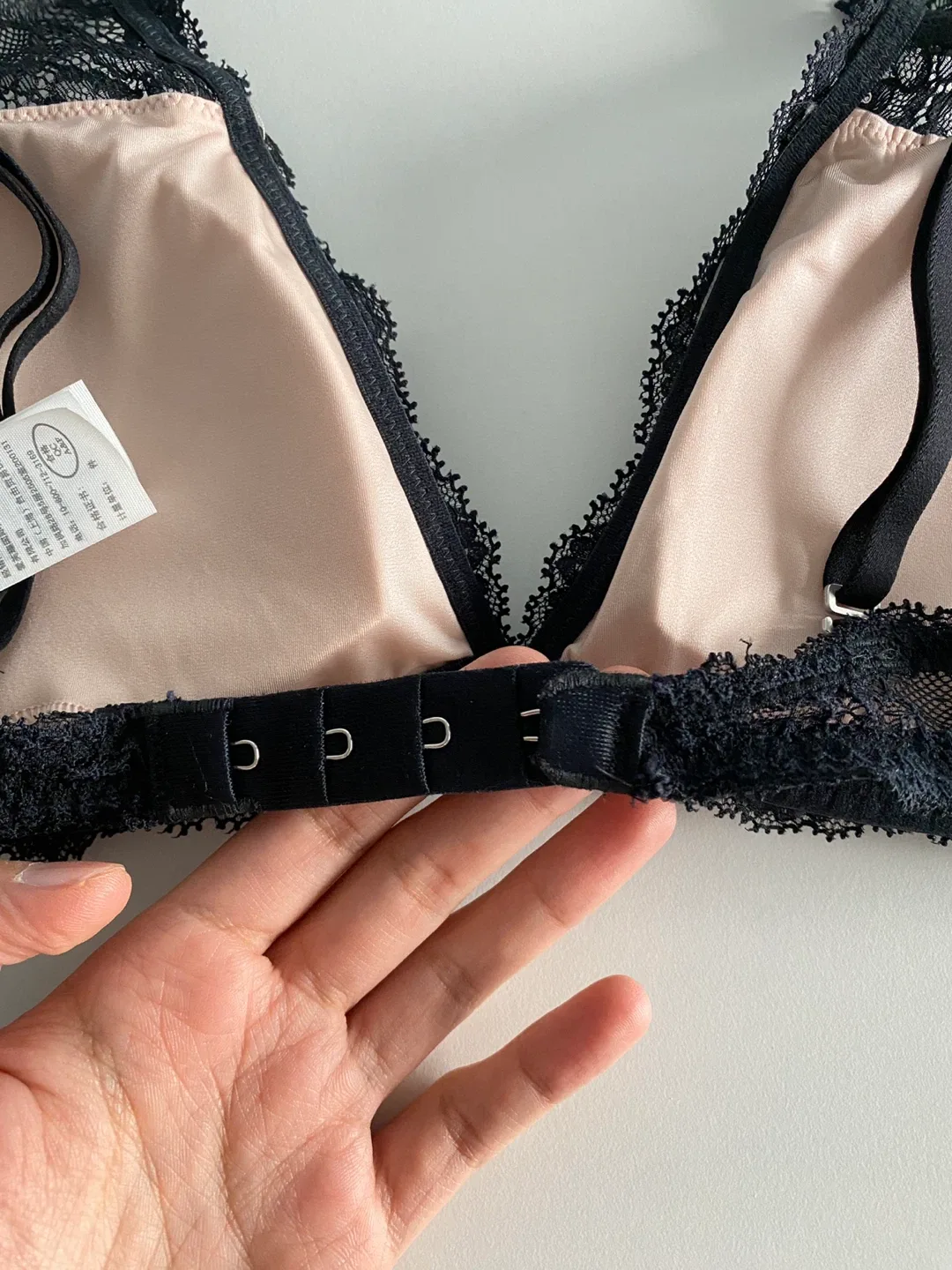 Set of 2 Abercrombie & Fitch Lace Bras image indicator(4)