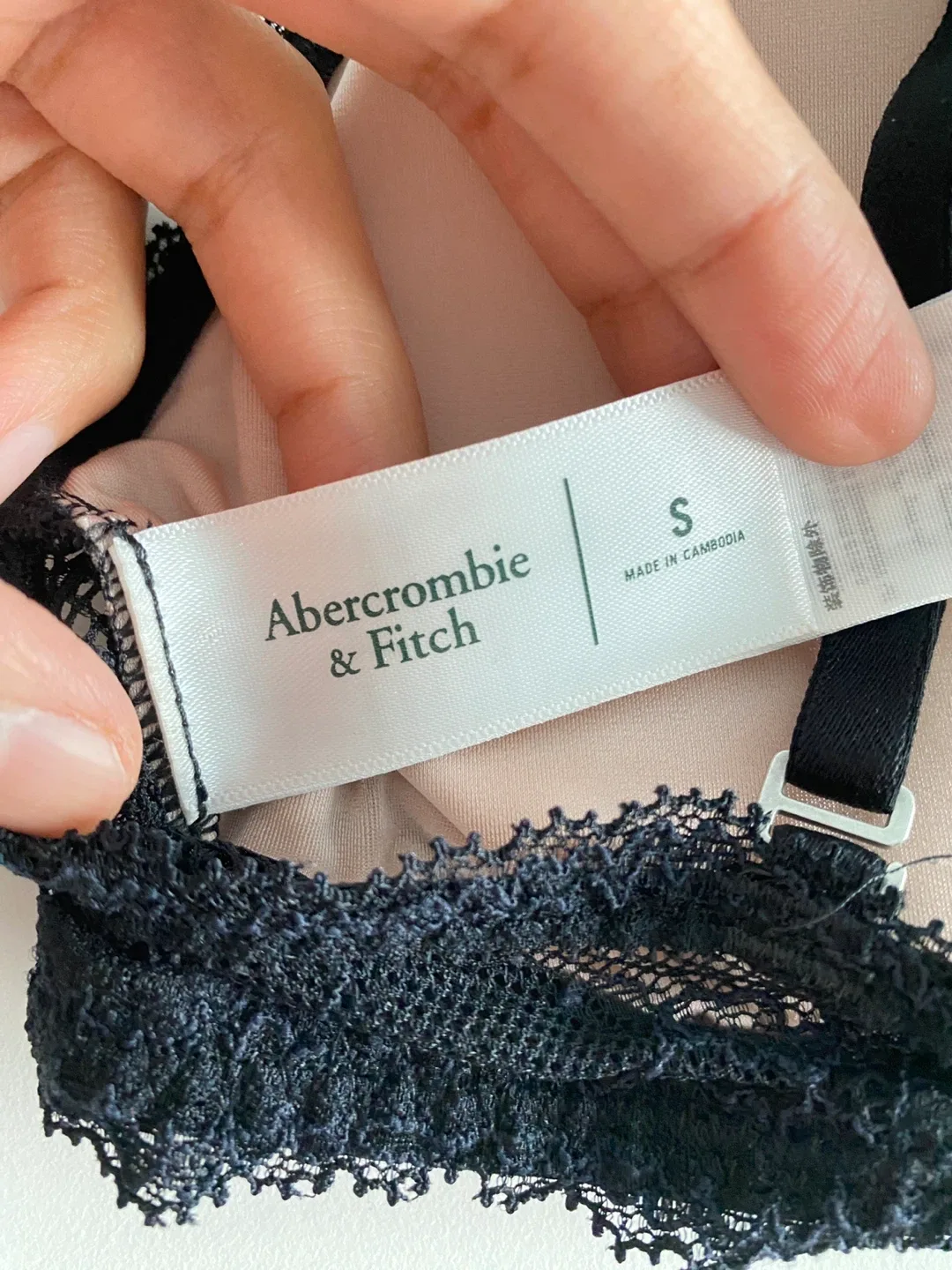 Set of 2 Abercrombie & Fitch Lace Bras image indicator(3)