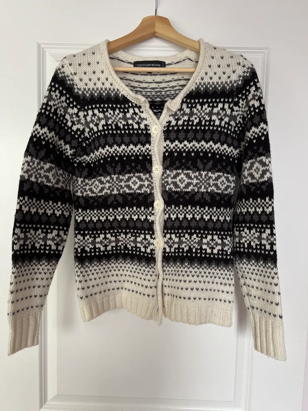 Women’s Cardigan, Size Small thumbnail