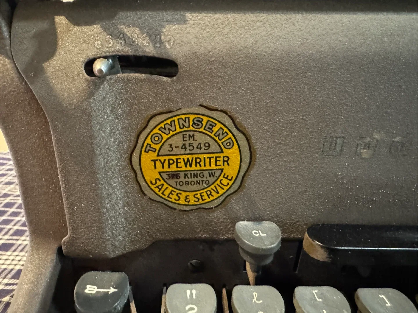 Vintage Underwood Typewriter image indicator(3)