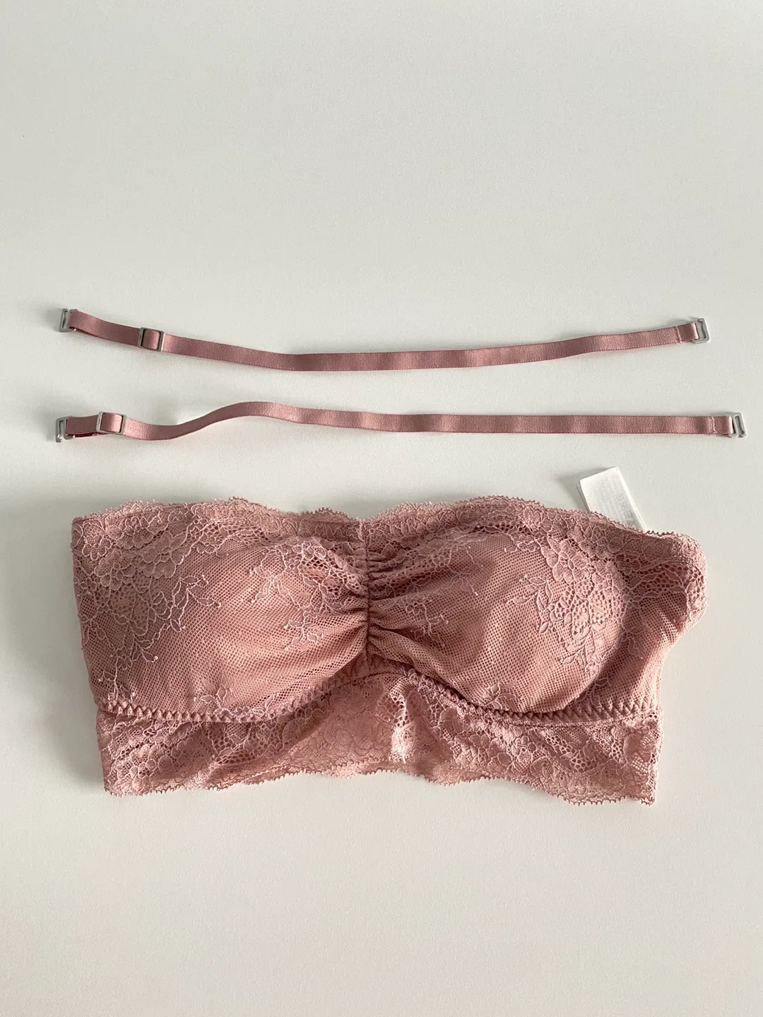 Cute Abercrombie & Fitch Ruched Bust Lace Bra image indicator(6)