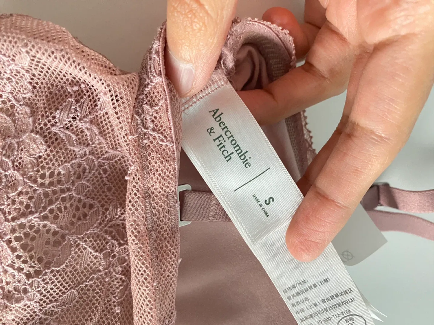 Cute Abercrombie & Fitch Ruched Bust Lace Bra image indicator(4)