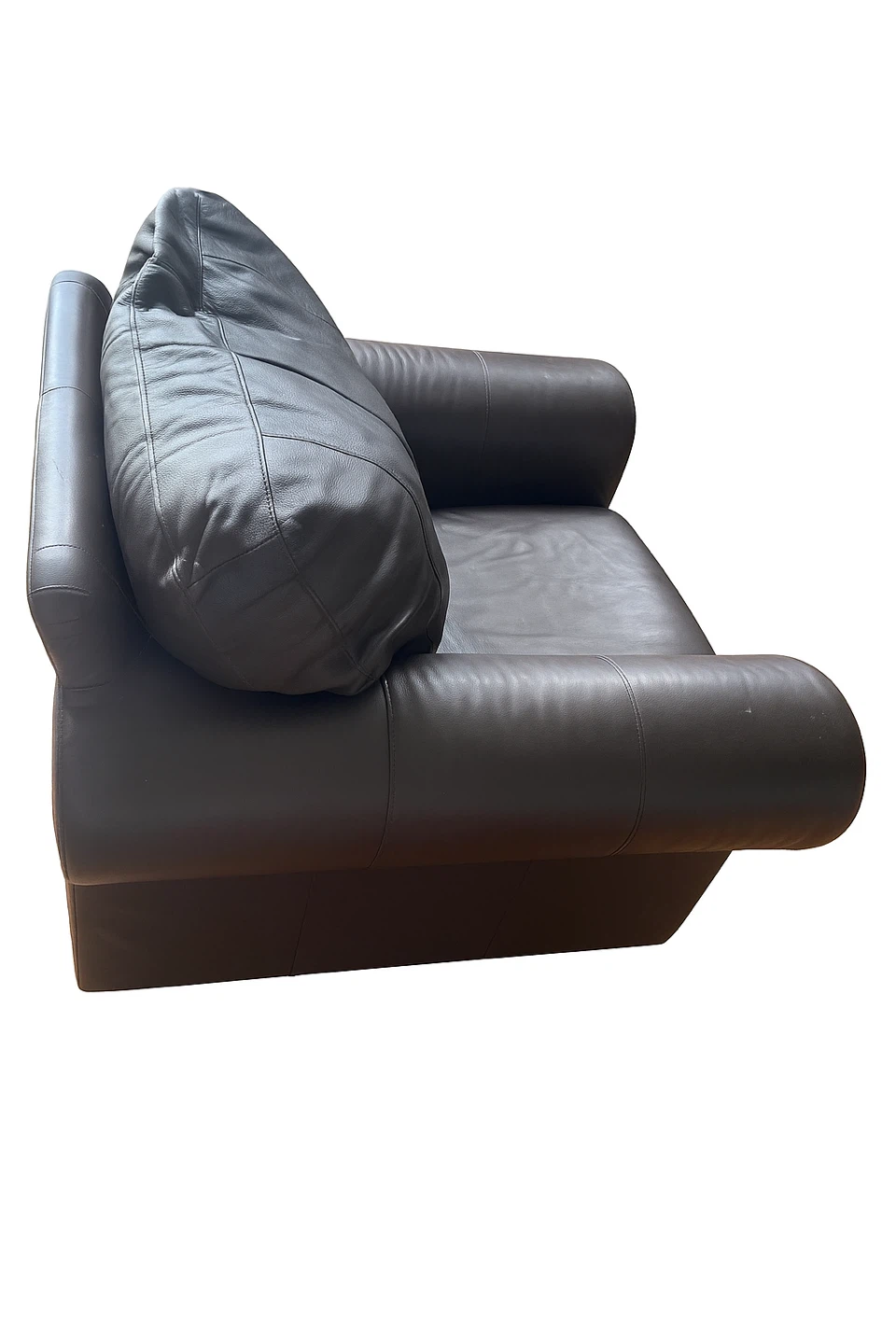 Brown Leather Armchair – Stylish, Comfy & Timeless! - photo 3