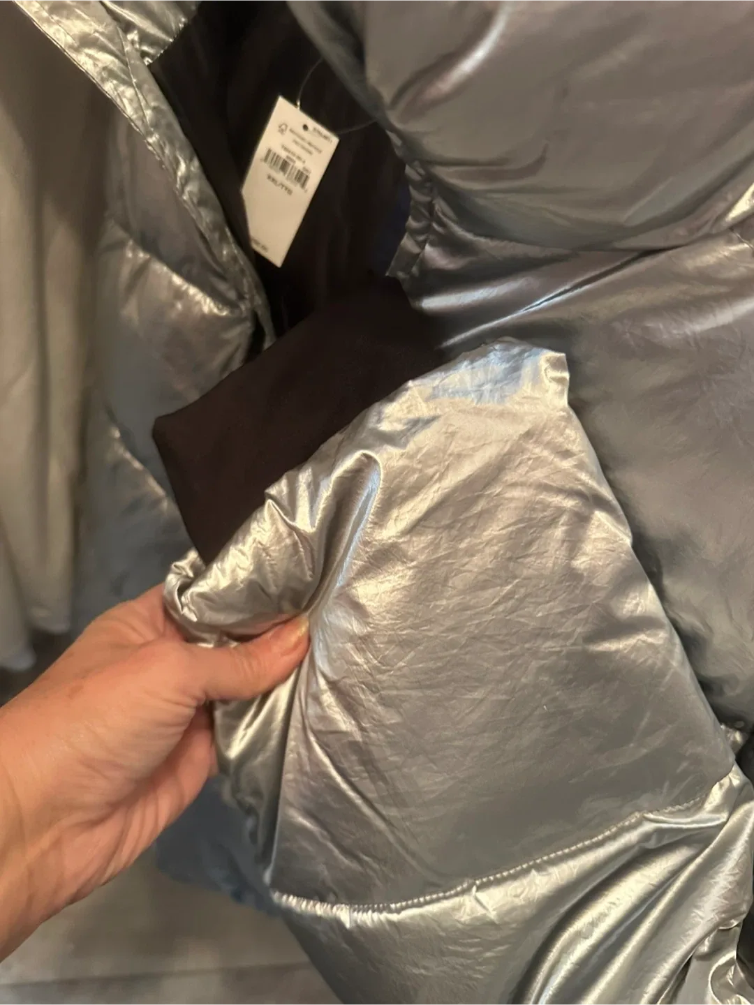 New GAP Metallic Silver Puffer Jacket XXL image indicator(3)