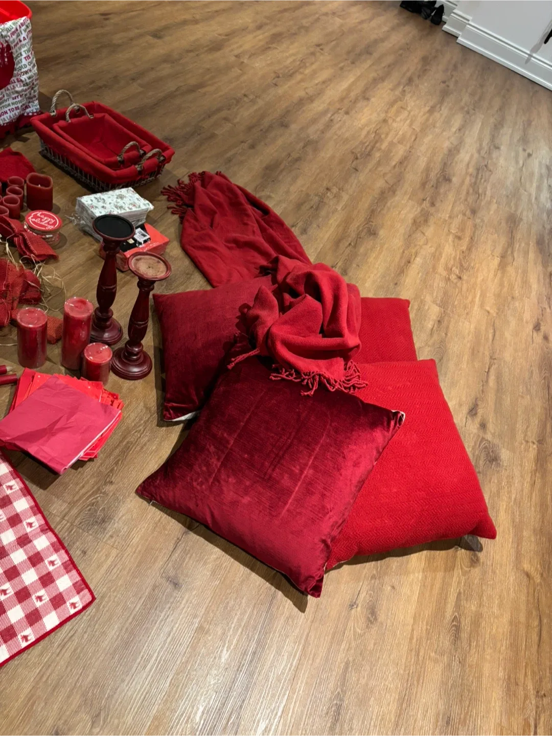 Christmas Decor Lot - Red Theme image indicator(8)