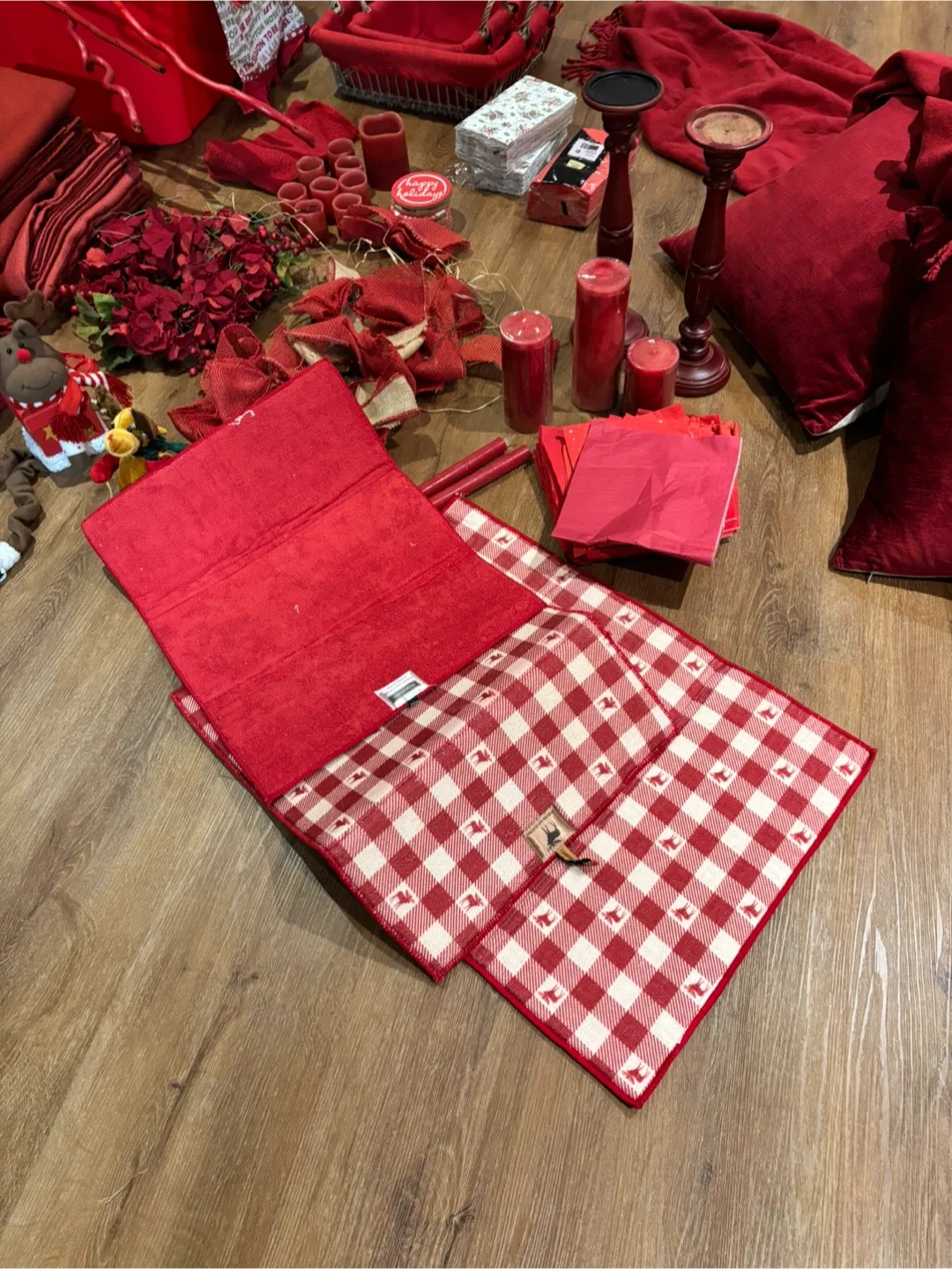 Christmas Decor Lot - Red Theme image indicator(9)