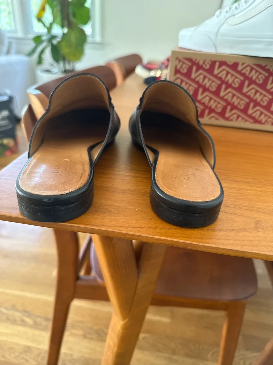 Gucci Black Leather Mules Size 37.5 image indicator(3)