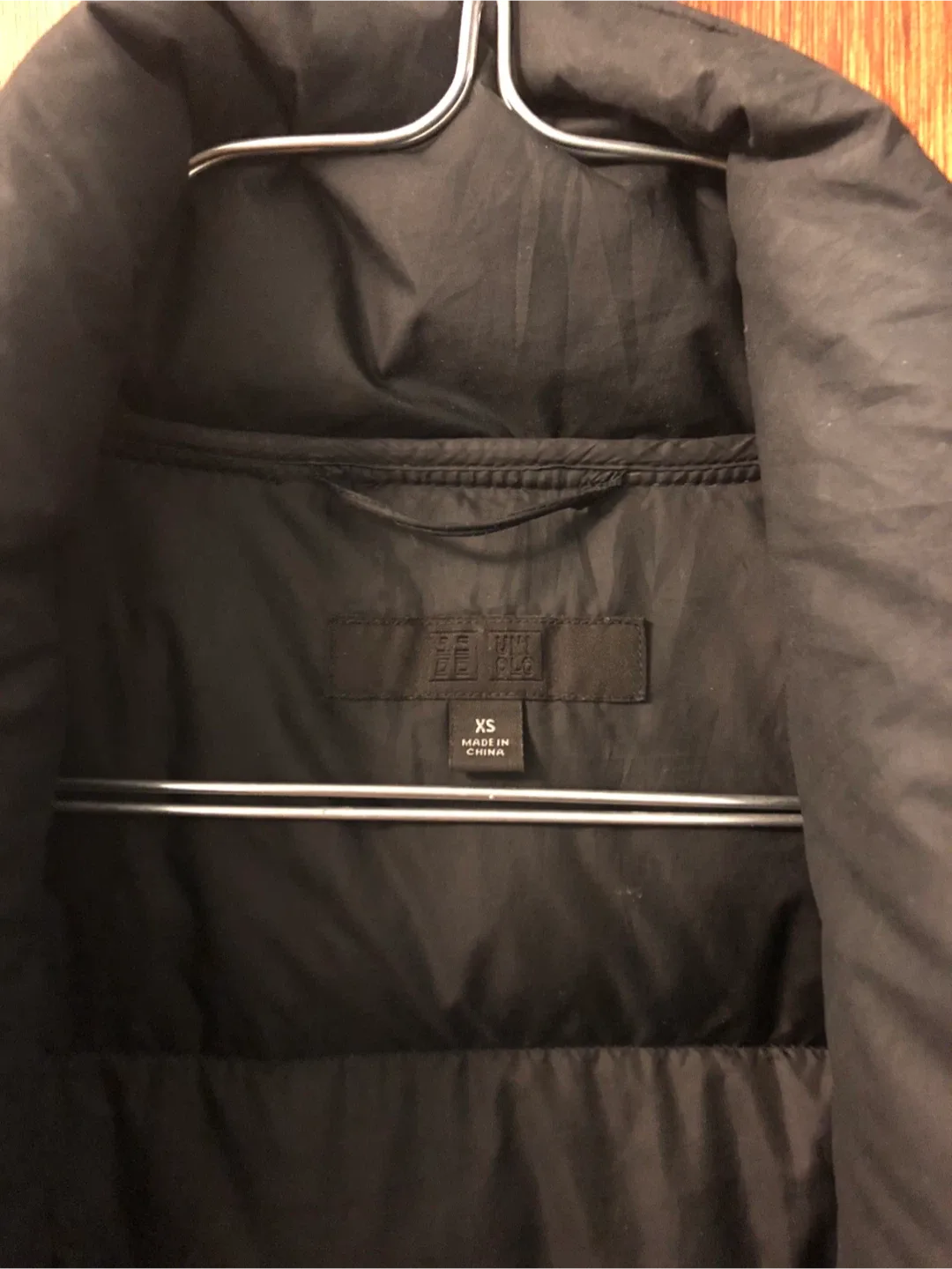 Uniqlo Black Down Coat XS image indicator(3)