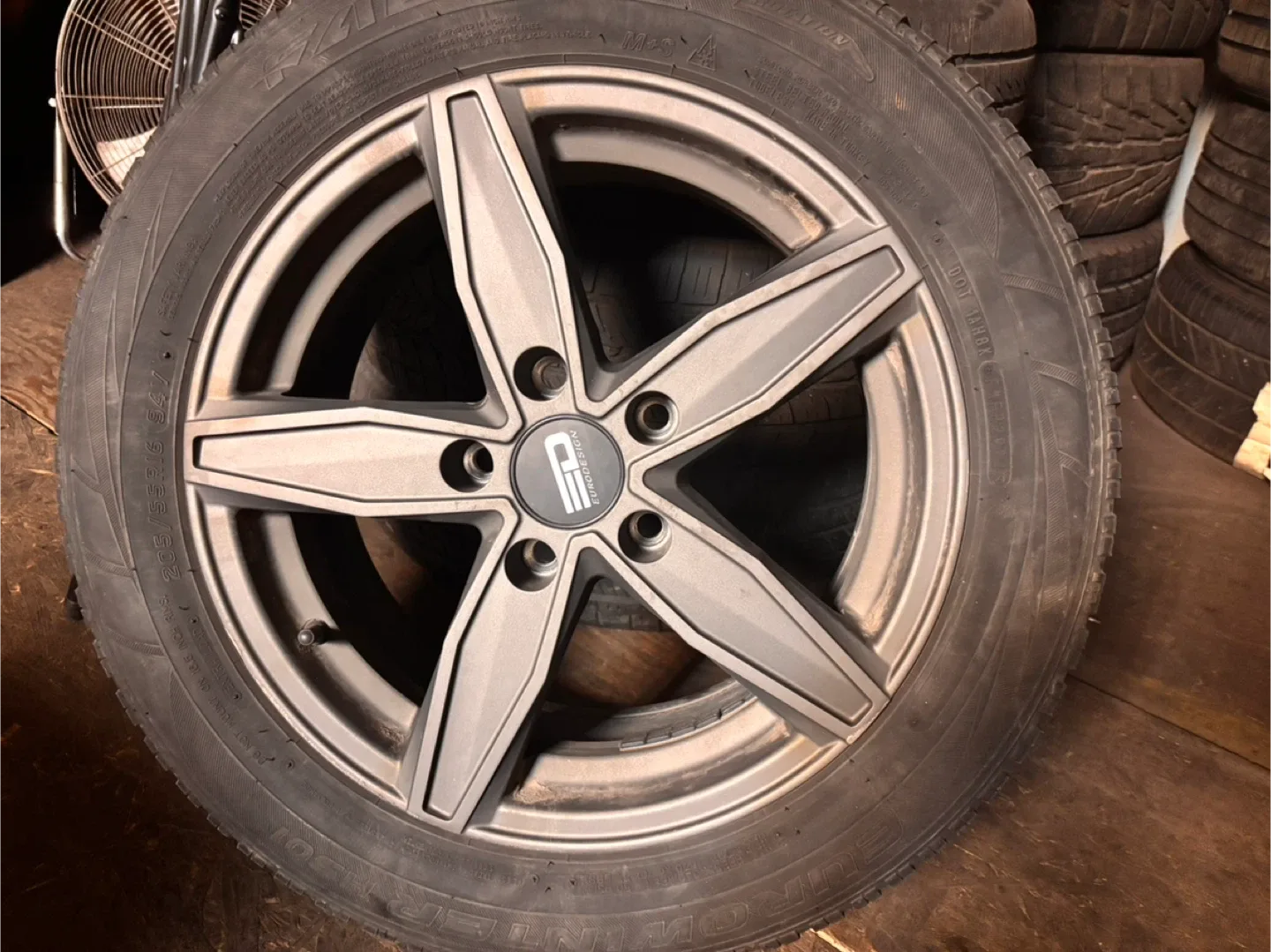 Euro Winter Tire on Alloy Rim image indicator(4)