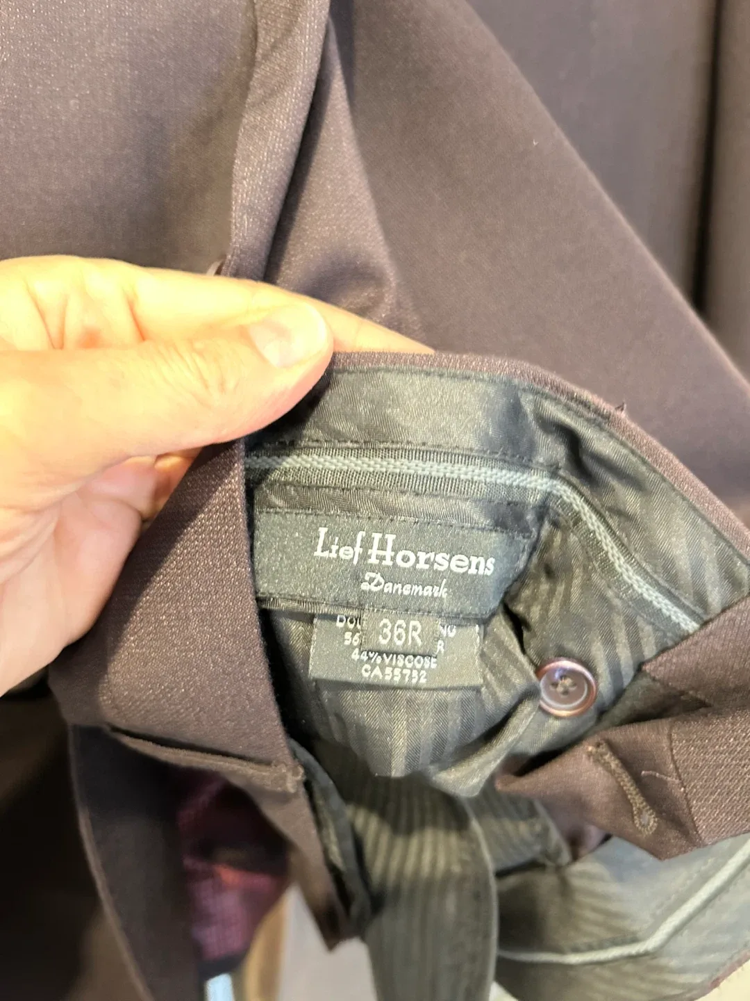 Lief Horsens Brown Suit - Size 42R image indicator(7)