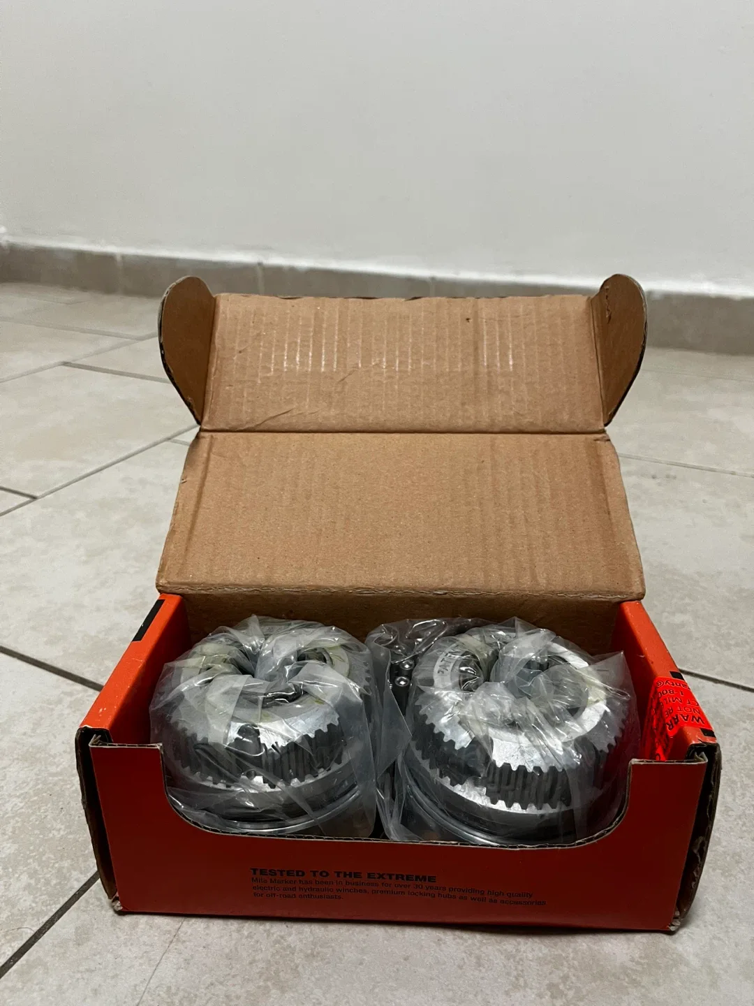 Mile Marker Premium Locking Hubs - Model 302 - Fits Dana 44 image indicator(2)