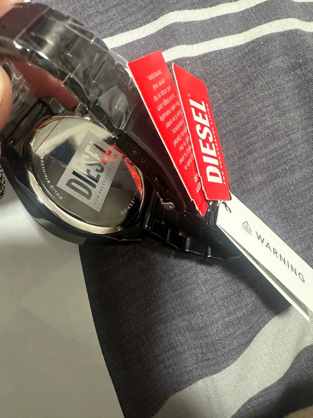 Diesel DZ4537 Men's Watch - Brand New image indicator(7)