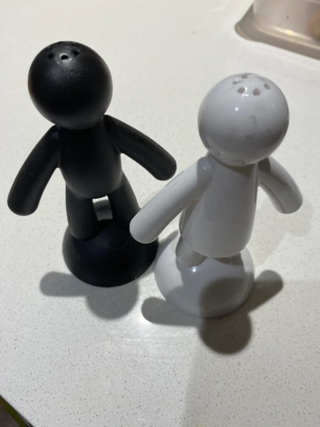 Salt and Pepper Shakers - Black & White image indicator(2)
