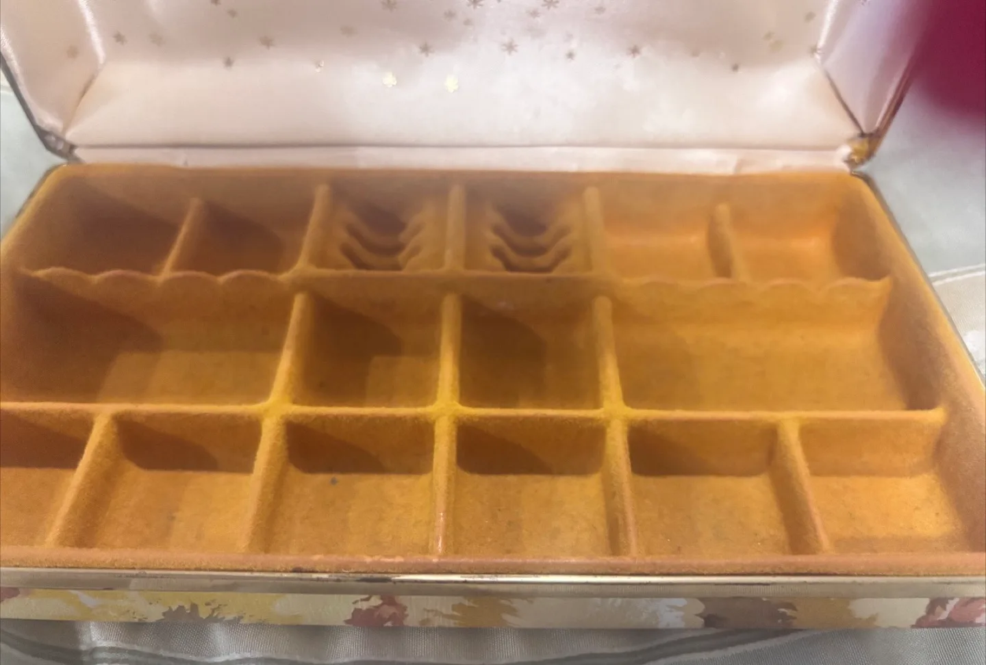 Vintage Floral Jewelry Box – 1960s–1970s Era image indicator(3)