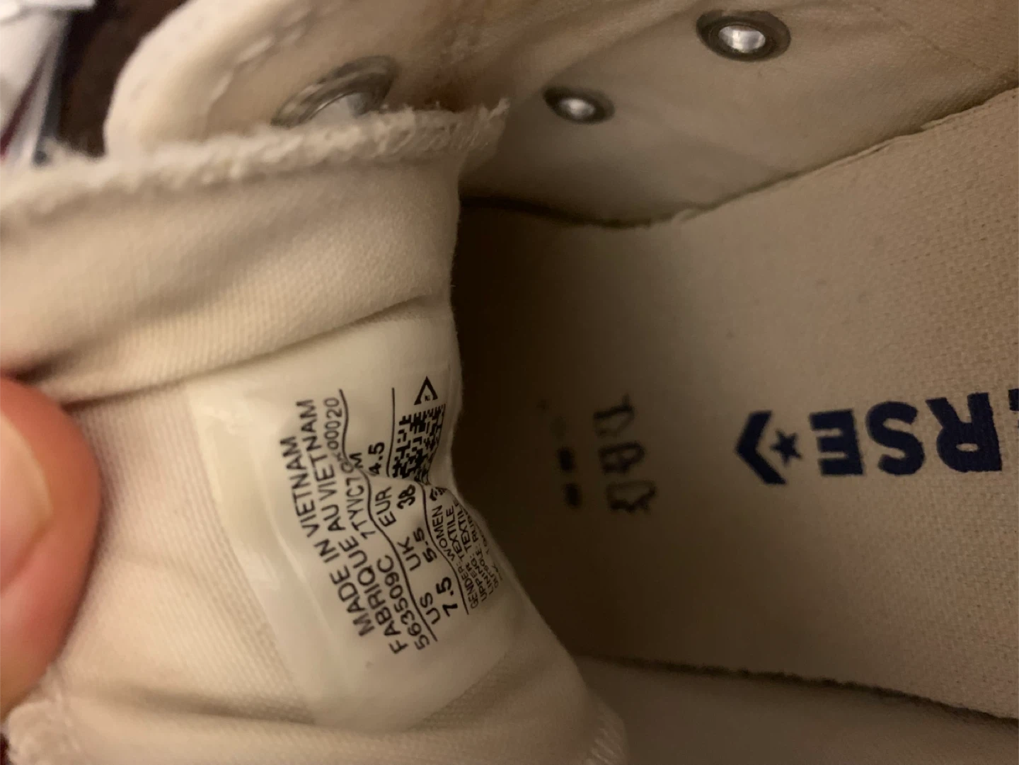 converse sneakers womens 7.5 - photo 5