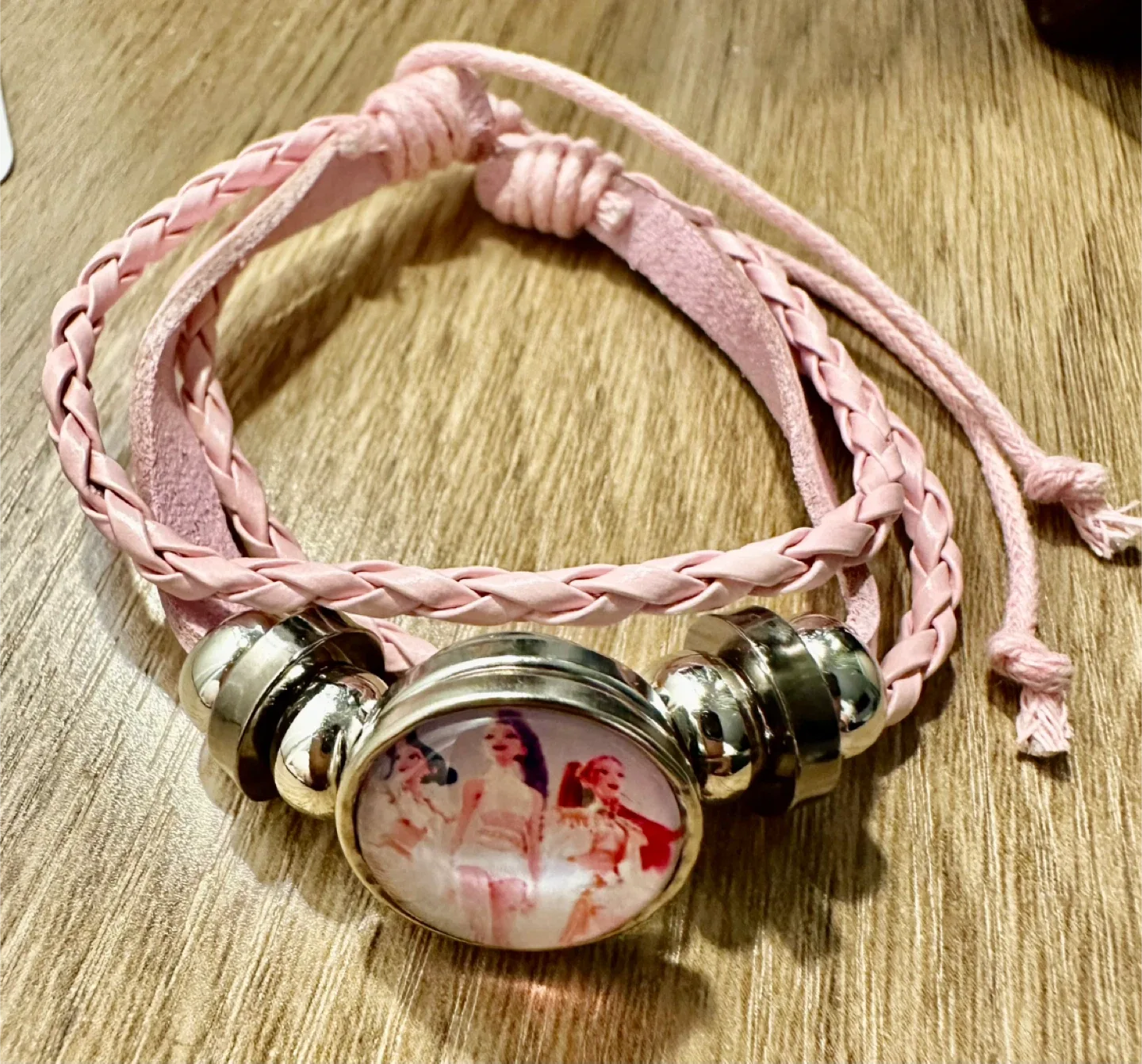Handmade Beaded Bracelet with K-Pop Group Design image indicator(3)